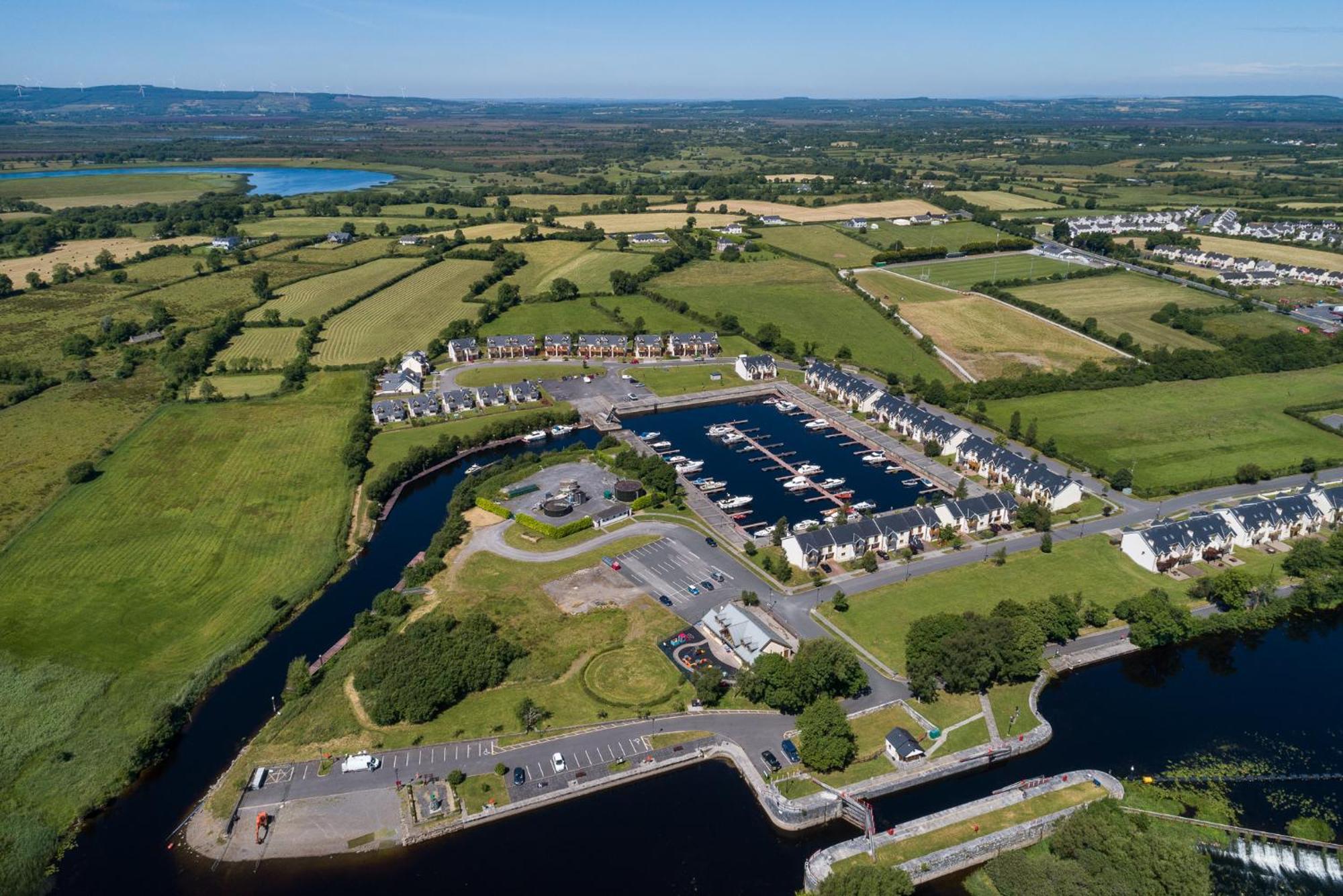 Shannonside - Stylish 5 Bed Marina Home & 40Ft Mooring Termonbarry Εξωτερικό φωτογραφία