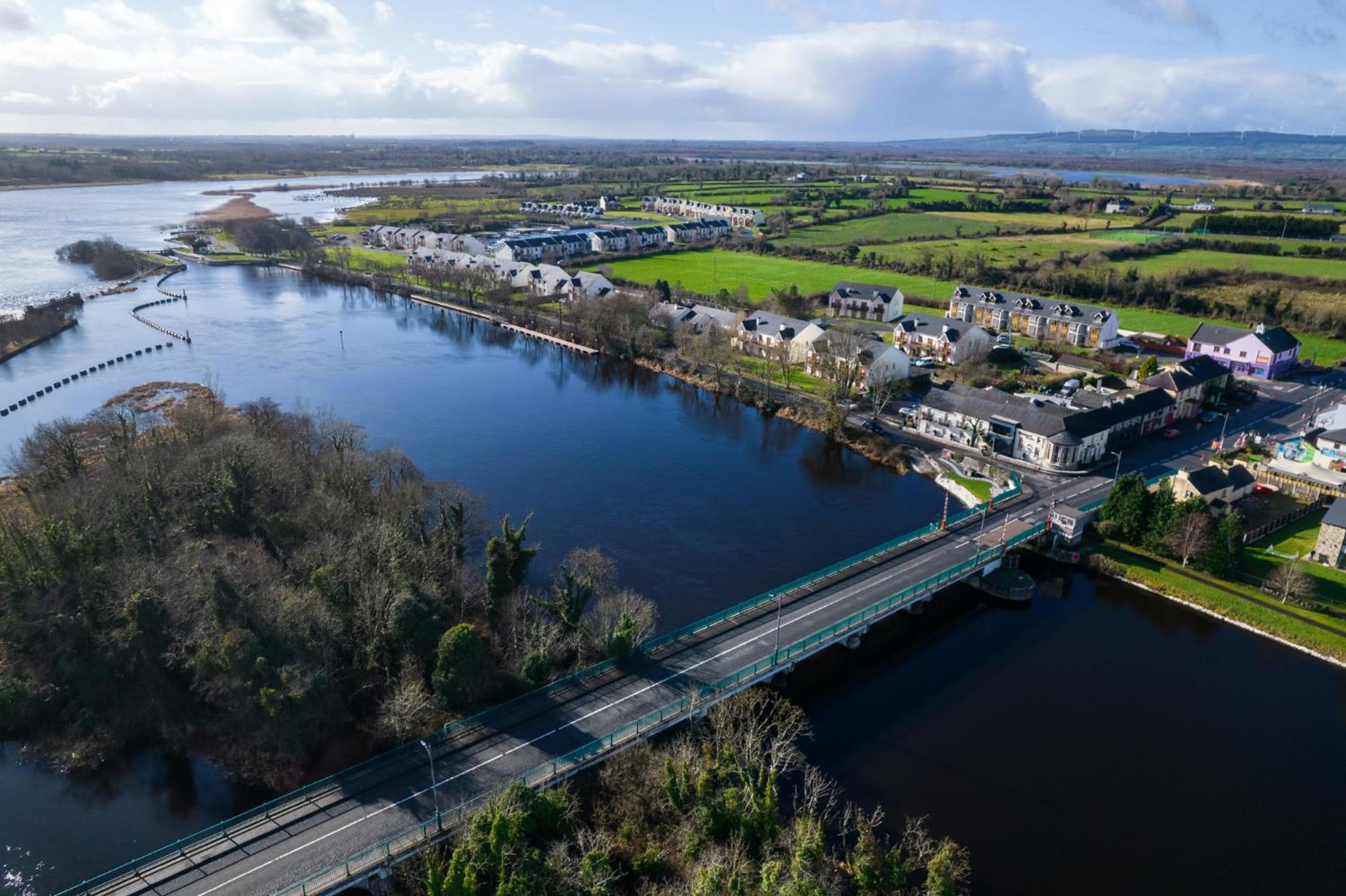 Shannonside - Stylish 5 Bed Marina Home & 40Ft Mooring Termonbarry Εξωτερικό φωτογραφία